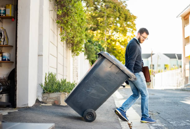 Best Junk Hauling Services  in East Farmingdale, NY