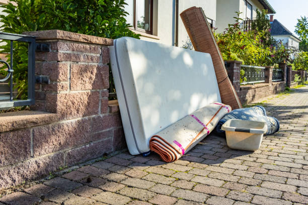 Best Construction Debris Removal  in East Farmingdale, NY